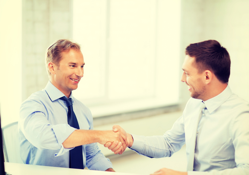 Arbeitgeberdarlehen Handschlag Männer