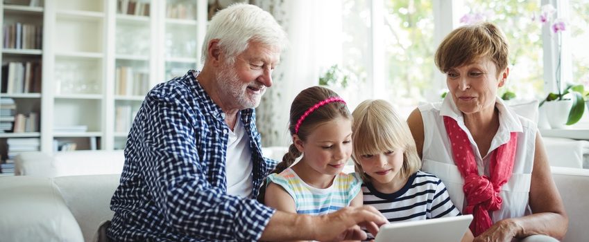 Opa und Oma als Babysitter
