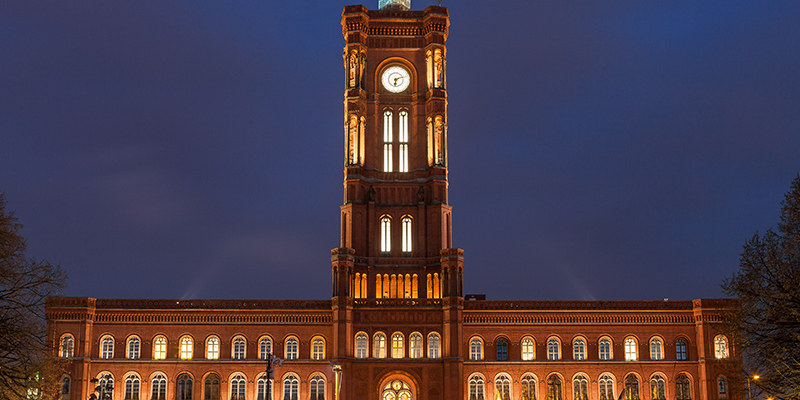 Nachtaufnahme des Berliner Senats.