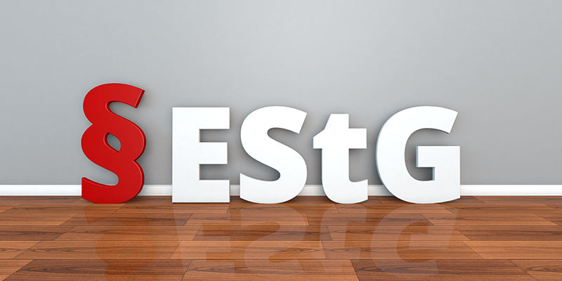 Im Raum steht die Abkürzung der Einkommensteuergesetzes EStG