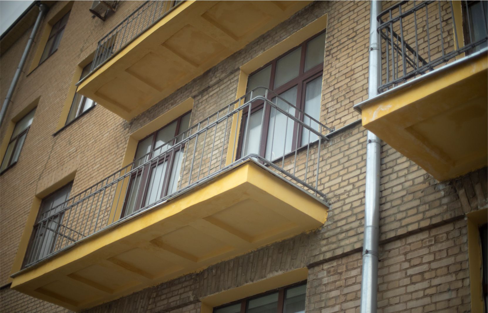 Balkone müssen repariert werden – wer trägt die Kosten?